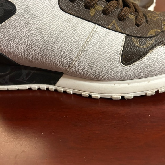 Louis Vuitton ‘Tri-Color’ Run Away Sneaker Men’s Size 12 Excellent Condition - Picture 9 of 9